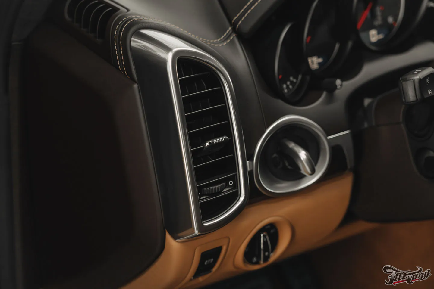 Детейлинг-услуги для Porsche Cayenne. Подготовим автомобиль к сезону?